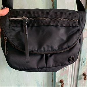 Black Lululemon purse